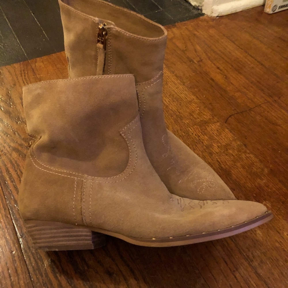 SOLD: Suede Western Booties